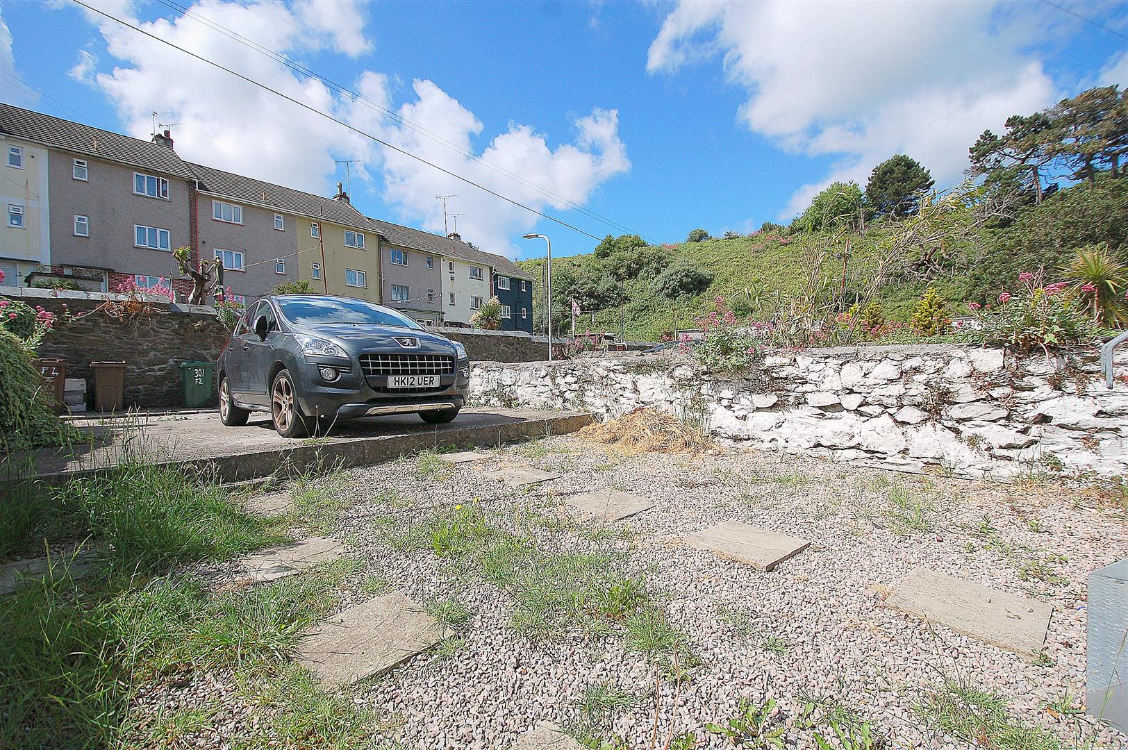 Garden & Parking